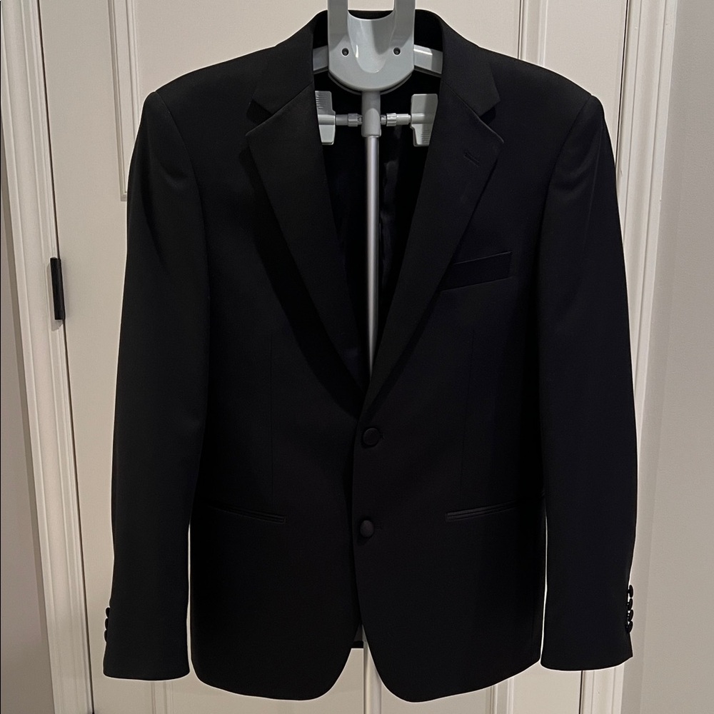 Tuxedo Classic Black